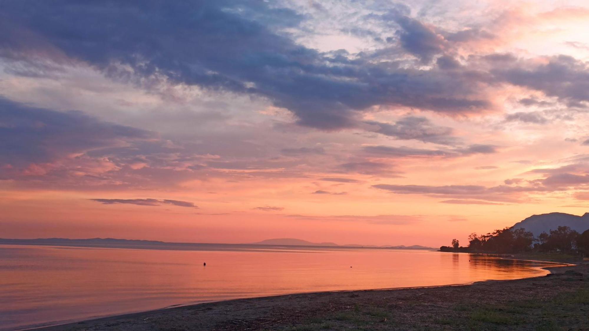 Nafpaktos Cottage By The Sea For Travelers And Dreamers! Εξωτερικό φωτογραφία